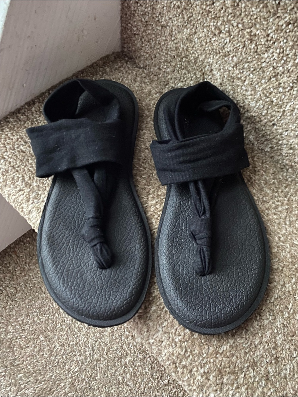 Black Women's Knotted Toe-Post Sandals